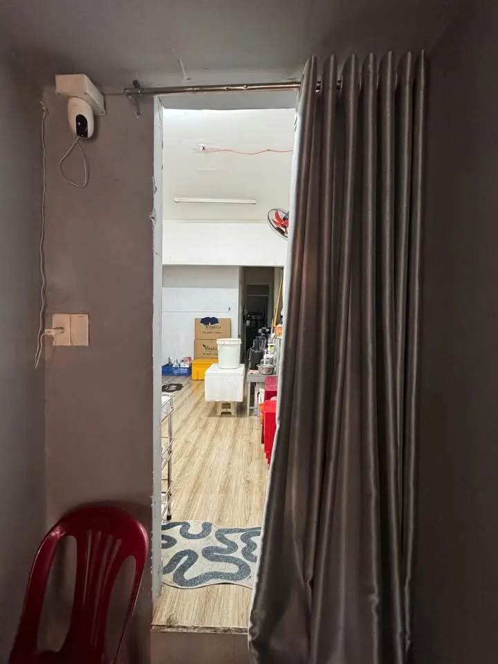 Street-front commercial house for rent on Đường 2/4, 20M VND/month — 9/10