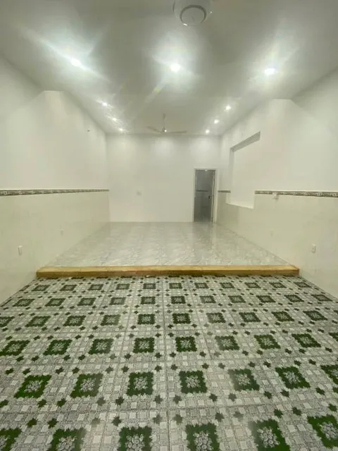 Whole street-front house for rent on Thích Quảng Đức, 4 bedrooms, 35M VND/month