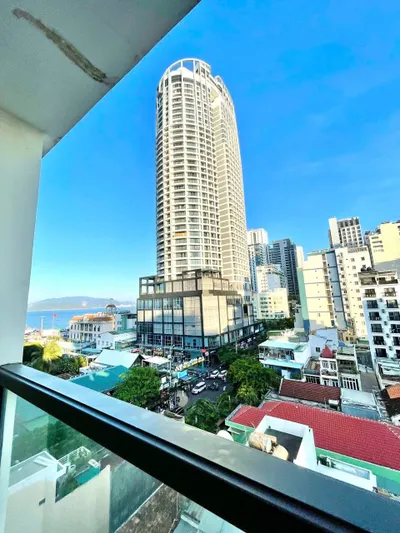 Căn hộ cho thuê trên đường Hùng Vương, trung tâm thành phố, 12,5 triệu VND/tháng — 2/10
