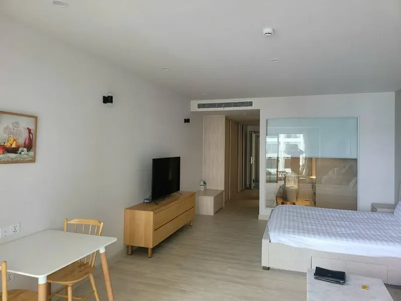Studio apartment with sea view for rent at Gold Coast, 16M VND/month — 3/7