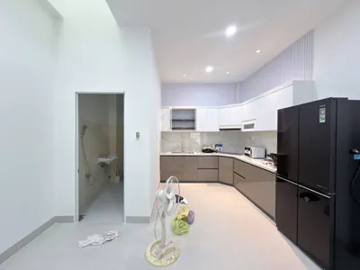 Nhà 3 phòng ngủ mới xây cho thuê, cách biển 1 km, phía Bắc Nha Trang — 2/8