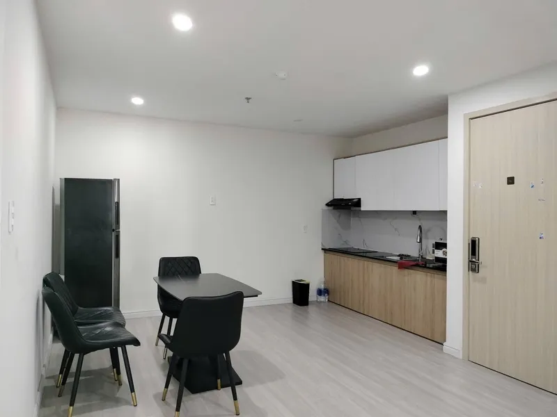 2-Bedroom Furnished Apartment HAPPY SKY – City Center, 300m to Beach