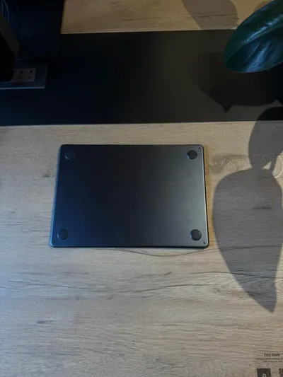 MacBook Air M2 13.6" (2022), Space Gray — 7/7