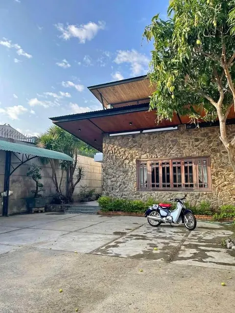 4-bedroom garden villa for rent in Gò Cây Sung, 35M VND/month