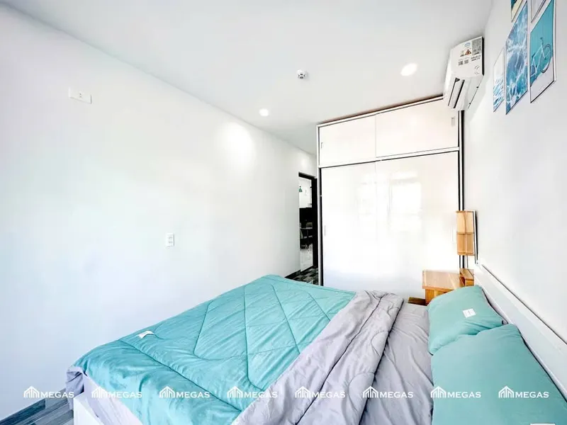 2-bedroom apartment with balcony for rent, Thich Quang Duc Street, 17.5M VND/month — 4/5
