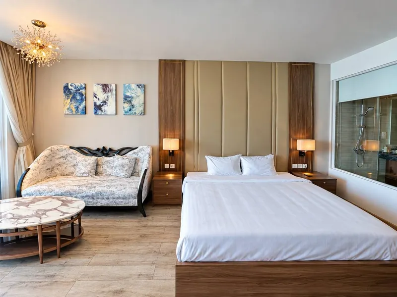 Căn hộ 45m² đầy đủ nội thất, có ban công nhìn ra biển, trung tâm thành phố — 5/8