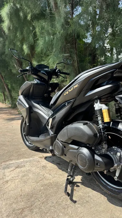 Yamaha NVX 155cc scooter, 2018, one owner — 2/3