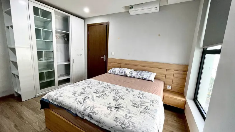 3-bedroom furnished apartment for rent in HUD Building, city centre