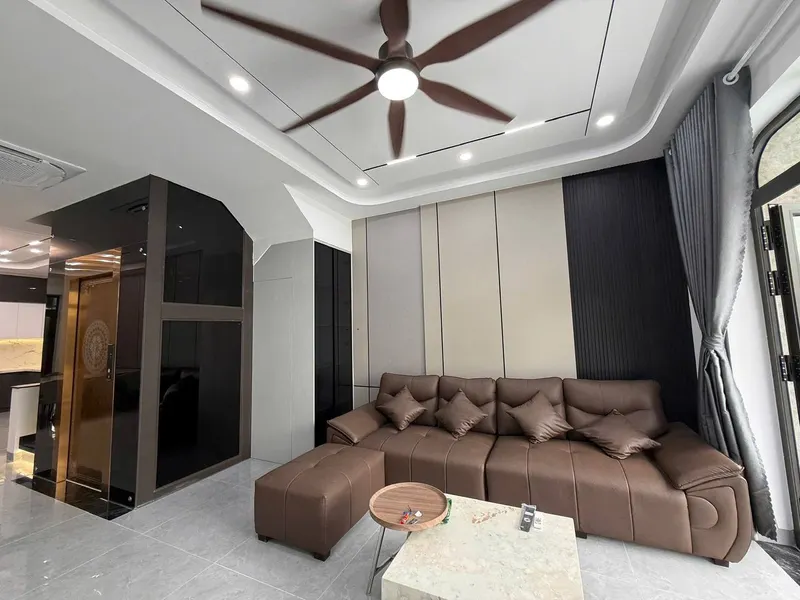 Brand-new 3-bedroom house for rent in My Gia 4, 270 m²