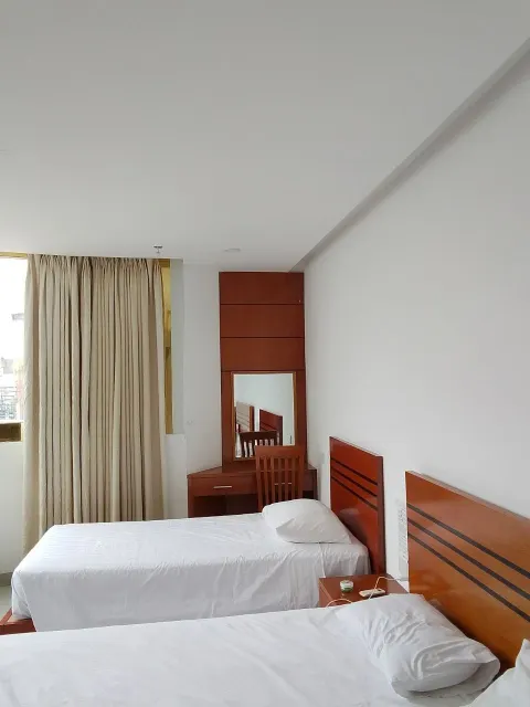 Studio with panoramic window, city centre, 5 min to the sea