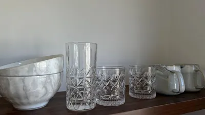 Moving sale: mirrors, vacuum, yoga mat, glassware bundle — 4/5