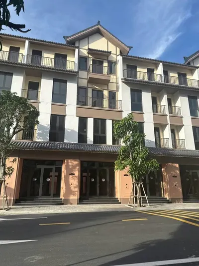 Bán nhà phố tại Vinhomes Pearl Bay, 13,5 tỷ VND — 2/10