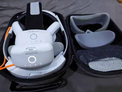 VR-гарнитура Pico 4 с аксессуарами, 7 млн VND