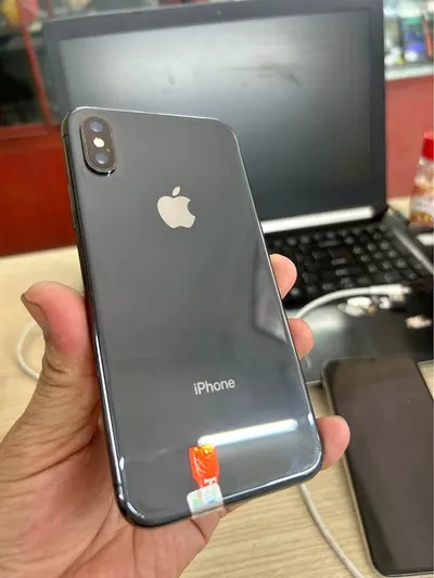 iPhone X 64GB with Face ID, 2,400,000 VND, 3-month warranty