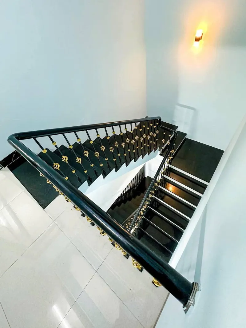 5-bedroom furnished house for rent in My Gia