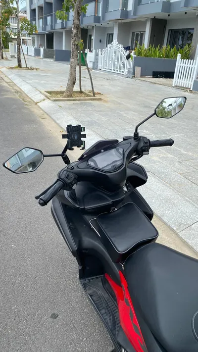 Yamaha NVX 125 Scooter 2018 – 32k km, Excellent Condition – 21M VND — 3/4