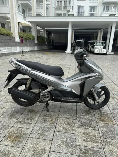 Honda Air Blade 2013 – 110cc Scooter, Grey, Excellent Condition — 4/6