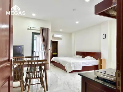 Furnished studio with balcony for rent near the beach, Pham Ngoc Thach, 8M VND/month — 3/6