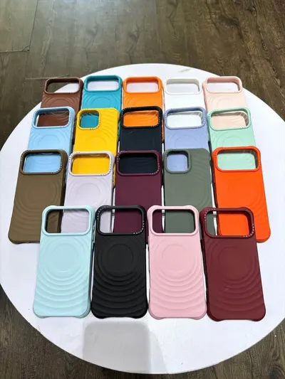 iPhone cases and phone accessories shop, Tân Trang — 4/9