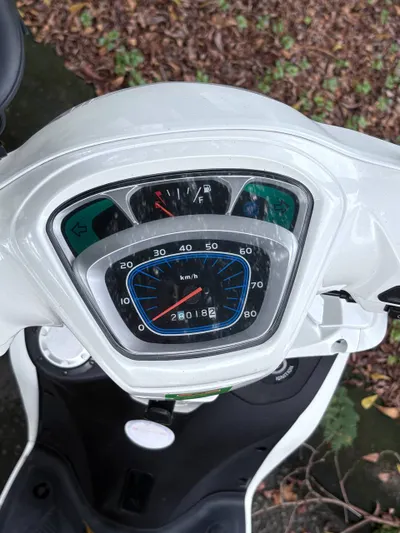Kymco Candu Hermosa 50cc scooter, 2021 — 4/4