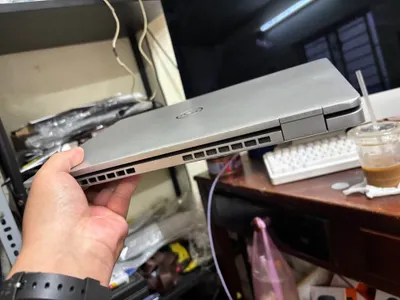 Dell Latitude 5330 노트북, i5-1245U, 16GB RAM, 256GB SSD — 8/10