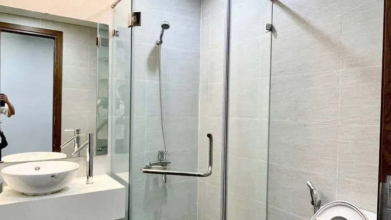 3-bedroom furnished apartment for rent in HUD Building, city centre
