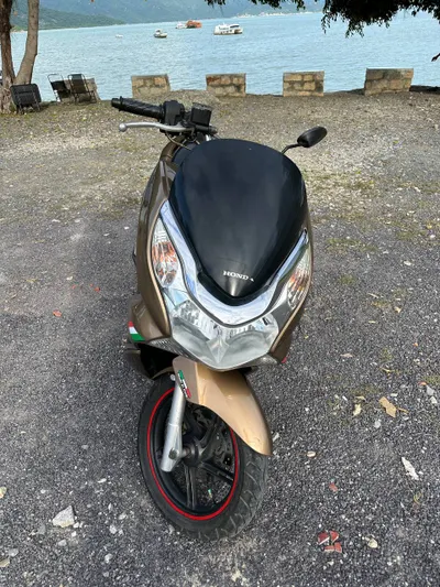 Xe tay ga PCX 2011 – Tình trạng tốt, Lốp xe mới — 4/4