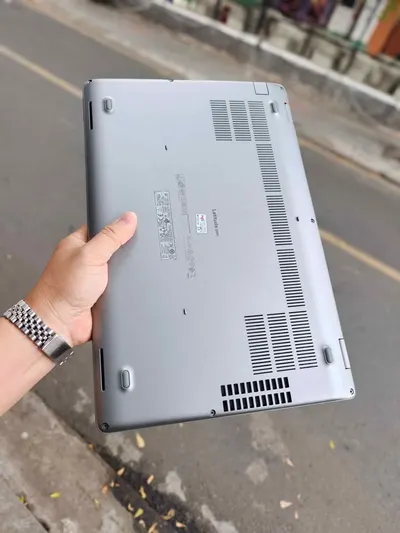 Dell Latitude 5511 笔记本电脑，i5-10400H，8GB/256GB — 4/5