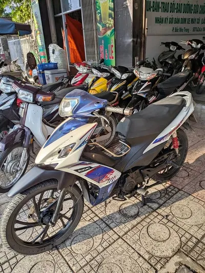 Suzuki Axelo 125cc manual motorbike, original engine