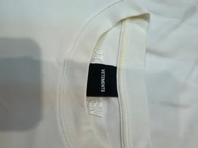 Áo phông VETEMENTS chính hãng, size L, đã qua sử dụng — 5/7