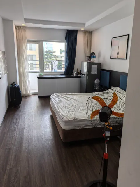 Studio Apartment 35 m² with Balcony, 4th Floor – 50m to Sea – 9M VND/Month