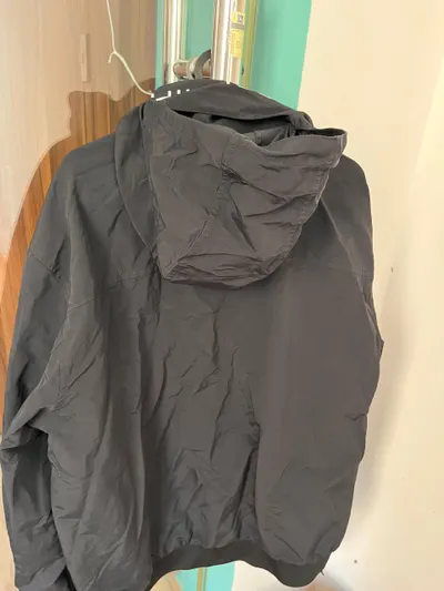Used Tommy Hilfiger jacket, sweatshirt and Nike Air Max sneakers (3 items) — 2/5