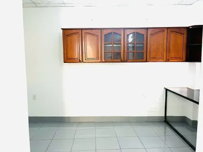 Nhà 2 tầng kết hợp kinh doanh gần chợ Đầm, 15 triệu VND/tháng — 2/6