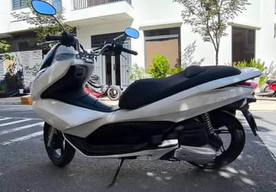 Xe ga Honda PCX thế hệ 1 cần bán — 4/10