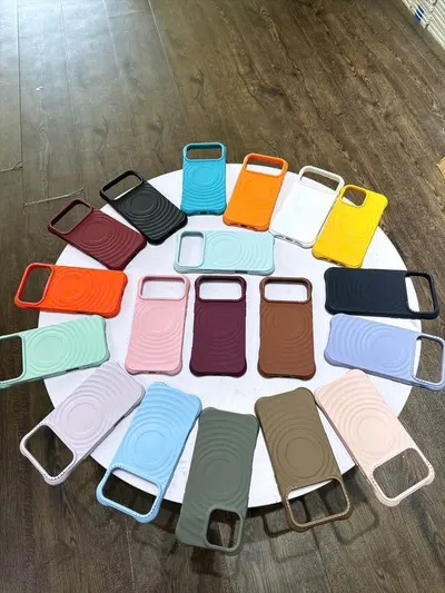 iPhone cases and phone accessories shop, Tân Trang — 3/9