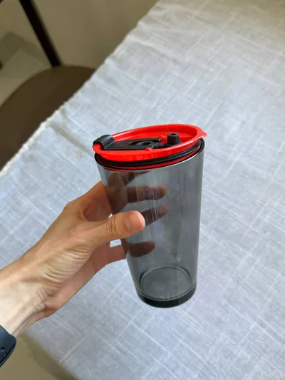 Household items sale (moving out): 8 items, total 2,030,000 VND — 2/8