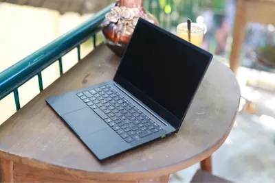 Razer Blade Stealth laptop (i7, 16GB RAM, 512GB SSD) for sale — 4/9