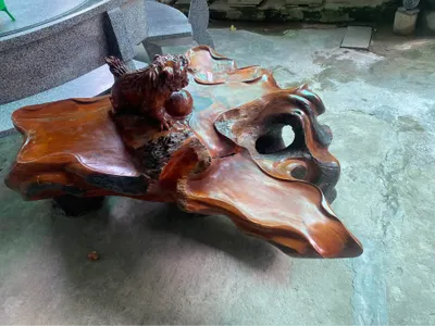 Bàn thờ thu nhỏ có tượng kỳ lân, phượng hoàng và rồng, đang rao bán — 2/5