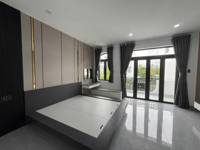 Brand-new 3-bedroom house for rent in My Gia 4, 270 m²