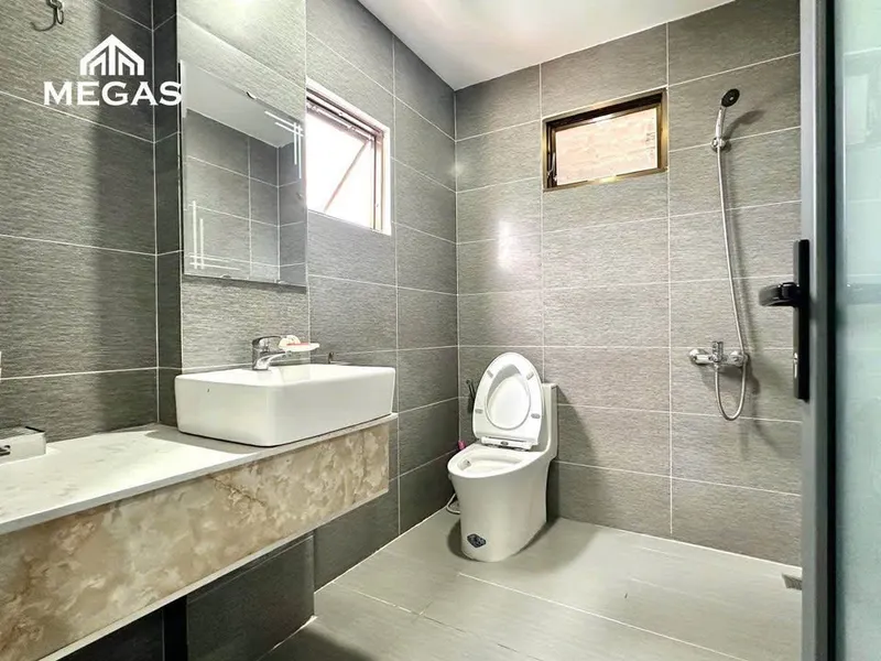 Furnished studio with balcony for rent near the beach, Pham Ngoc Thach, 8M VND/month — 5/6