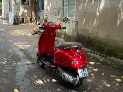 스타일리시한 빨간색 Vespa 스쿠터 – 최상 상태 — 5/5