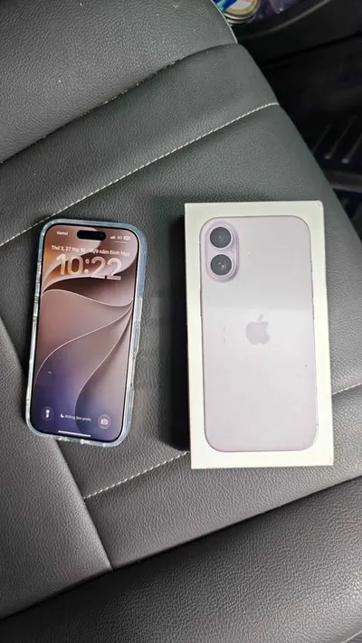 iPhone 17 (lavender purple), like new, for sale