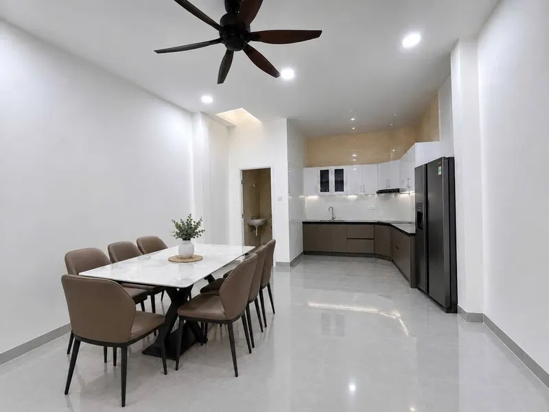Brand-new 3-bedroom house for rent, north Nha Trang, 1 km from beach — 3/4