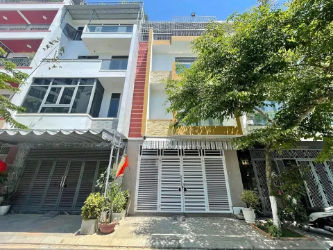 4-storey business house for rent in Phuoc Long, 20M VND/month