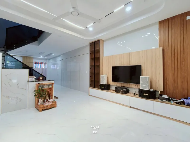 My Gia 지역 가구 완비 3침실 주택 임대(270m²) — 3/8