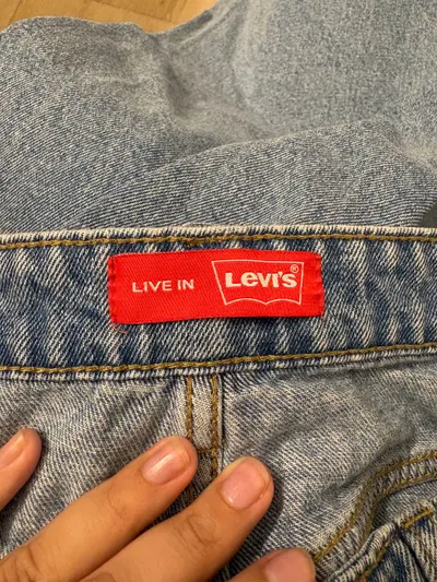 2 Pairs Levi's Jeans Size 30W – 200K VND Each — 5/7