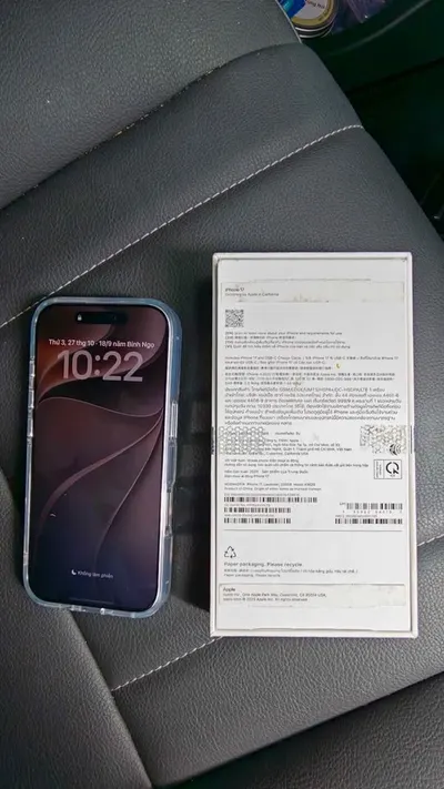 iPhone 17 (lavender purple), like new, for sale — 2/4