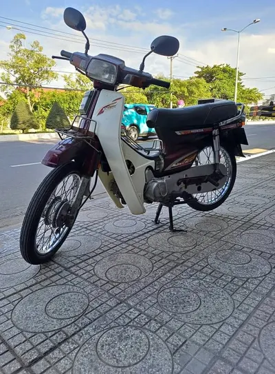 Daelim motorbike for sale, smooth engine, full functions