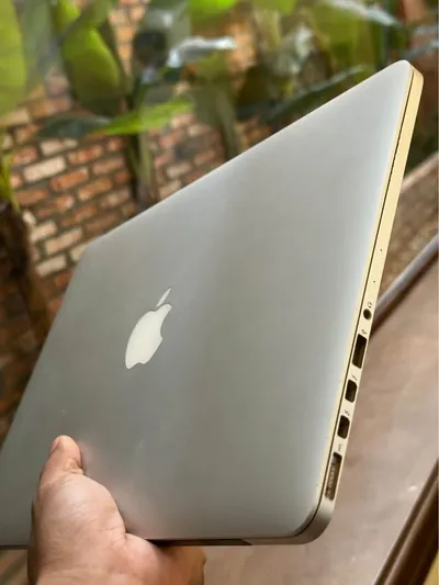 MacBook Pro 2015 13in (Japan), i5 / 8GB / 256GB — 9/9