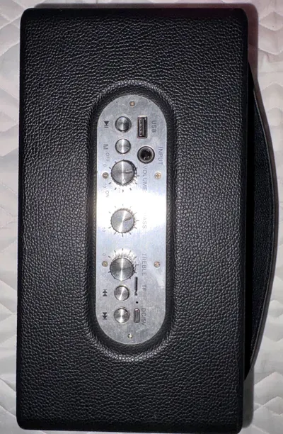 Electronics Bundle – Headphones, Mouse, Speaker — 4/5